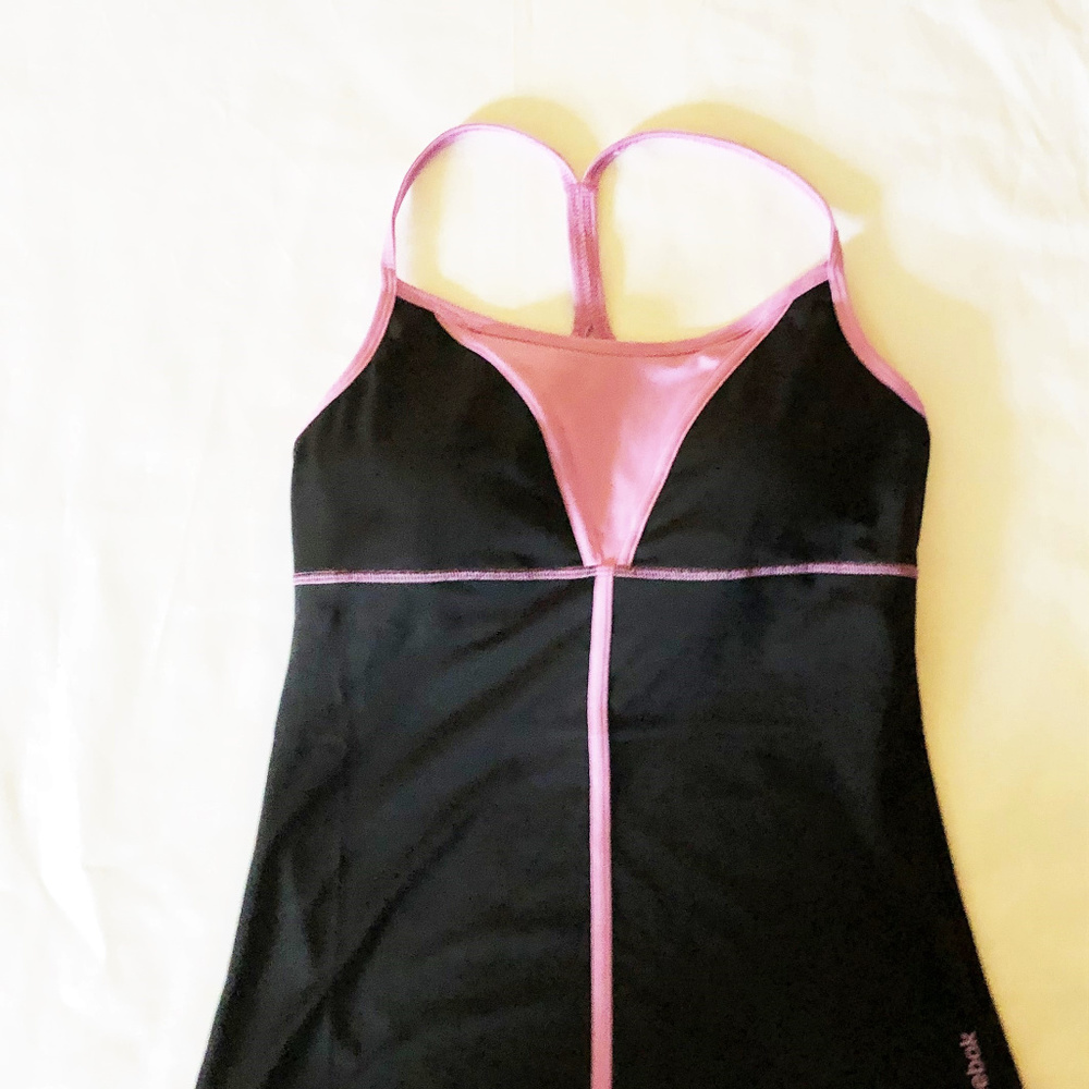 Tank performance womens size M med support Reebok 88% polyester 12% spandex - Picture 1 of 3